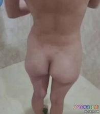  偷窥肥臀妹妹洗澡被抓包反遭骚货勾引玩无套狂干爆操激情内射超刺激